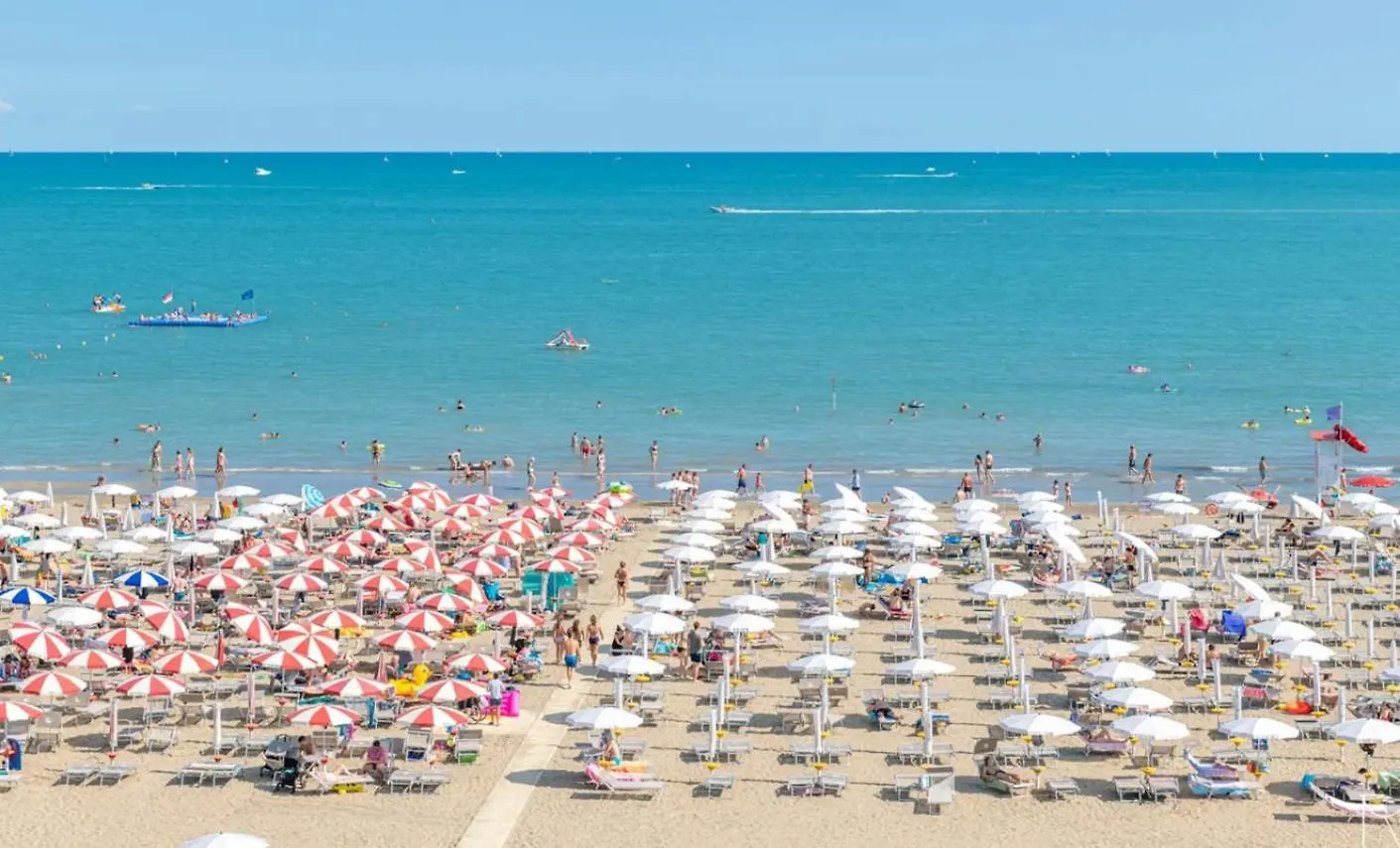 Large Apartment On 2 Floors Near The Beach By Beahostrentals Porto Santa Margherita di Caorle